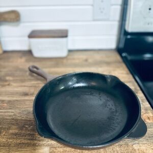 Cast Iron Skillet - Brown enamel